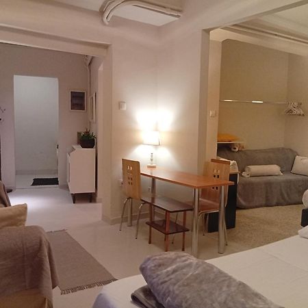 Filopappou Decent Apartment Aten Exteriör bild